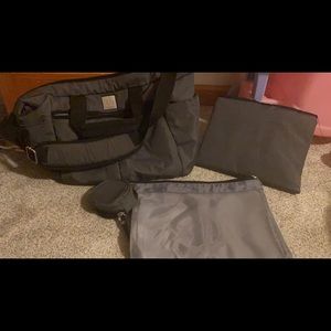 Ergo baby grey shoulder diaper bag w/accessories